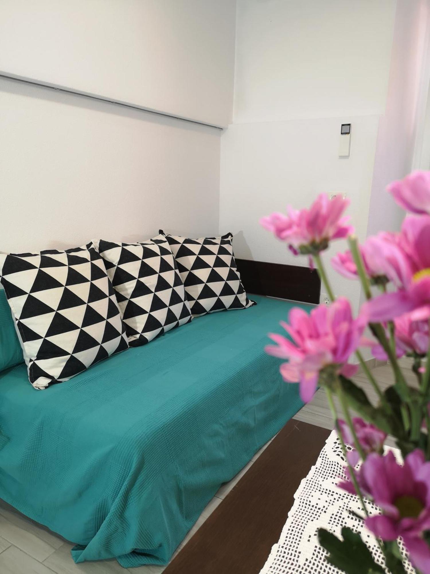 Apartments Zababa ไพราน ภายนอก รูปภาพ