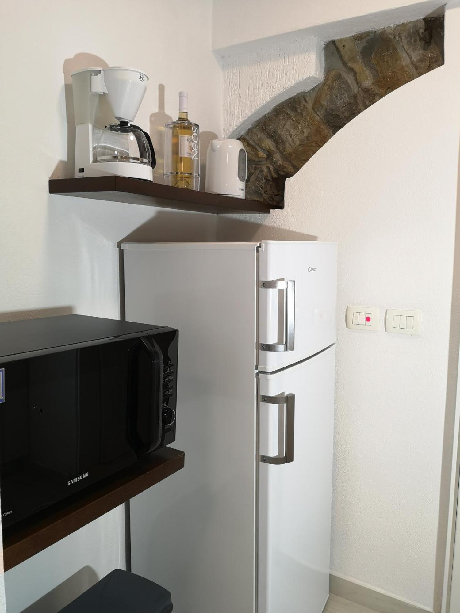 Apartments Zababa ไพราน ภายนอก รูปภาพ