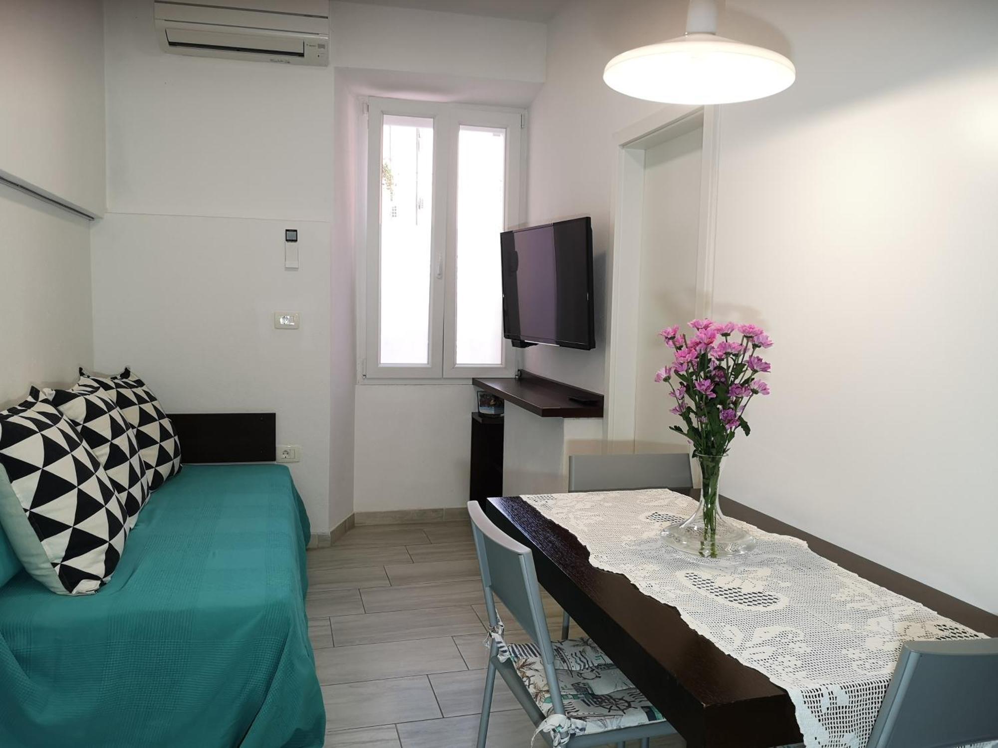 Apartments Zababa ไพราน ภายนอก รูปภาพ