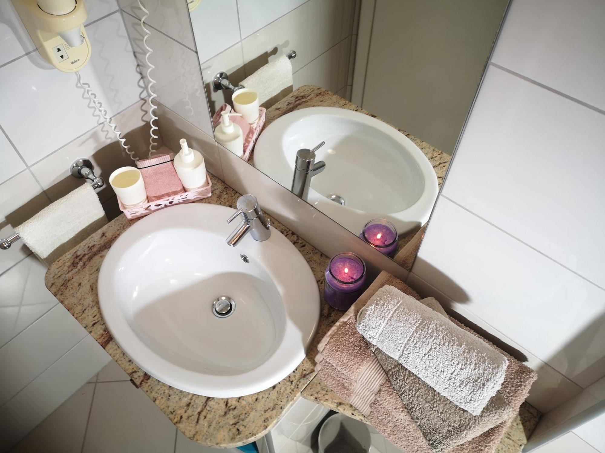 Apartments Zababa ไพราน ภายนอก รูปภาพ